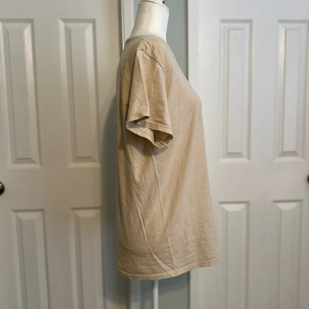 Peds Crew Print Beige Tee Size Medium - Picture 3 of 5